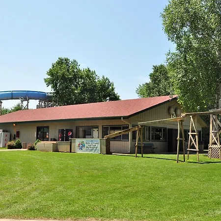 Fremont Jellystone Park Cottage 32-2